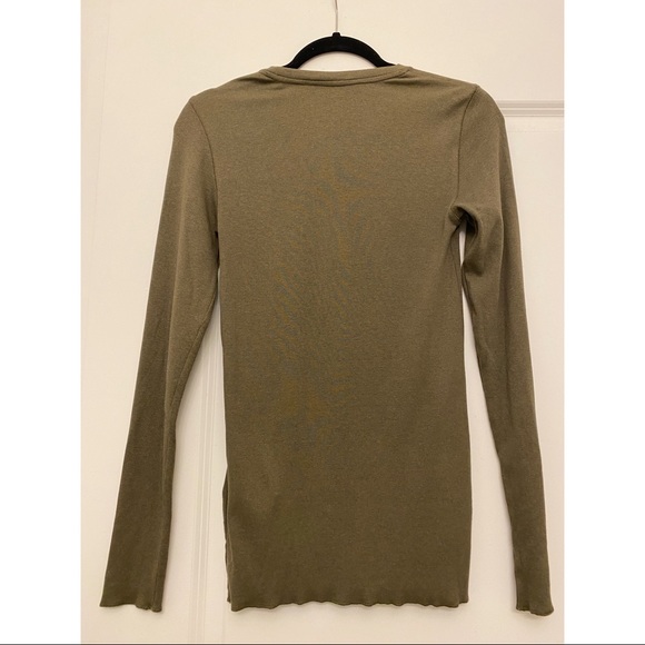 Chic & Sleek Top - Olive - Picture 2 of 4